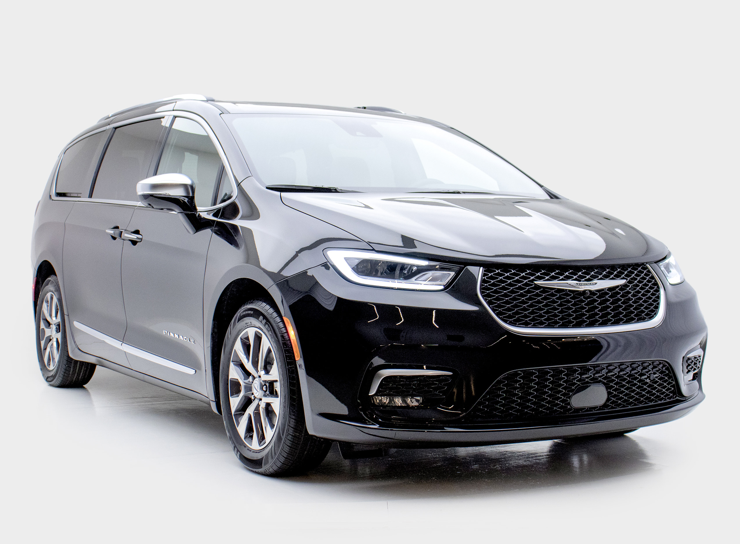 Showroom Hastam Motors com veículos importados